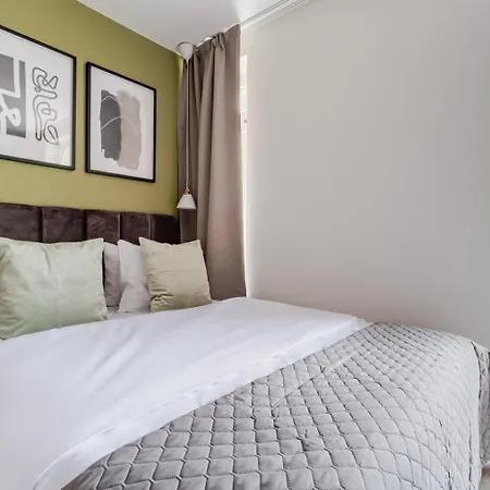 Blueground Nusle Balcony Nr Vysehrad Prg-75 * Πράγα