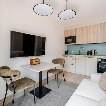 Blueground Nusle Balcony Nr Vysehrad Prg-75 Διαμέρισμα *